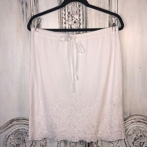 Studio M Summer Cool Cotton Lined White Embroidered Hemline Skirt Size Medium